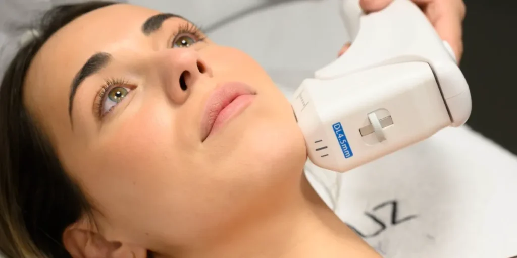Exoma facial profesional con acción regeneradora y antiedad