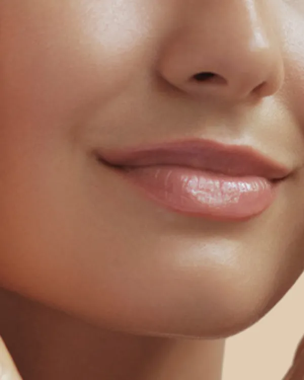 Depilación láser en labio superior en mujer mostrando área específica del tratamiento