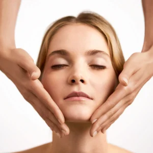 Higiene facial profunda para eliminar impurezas y rejuvenecer la piel