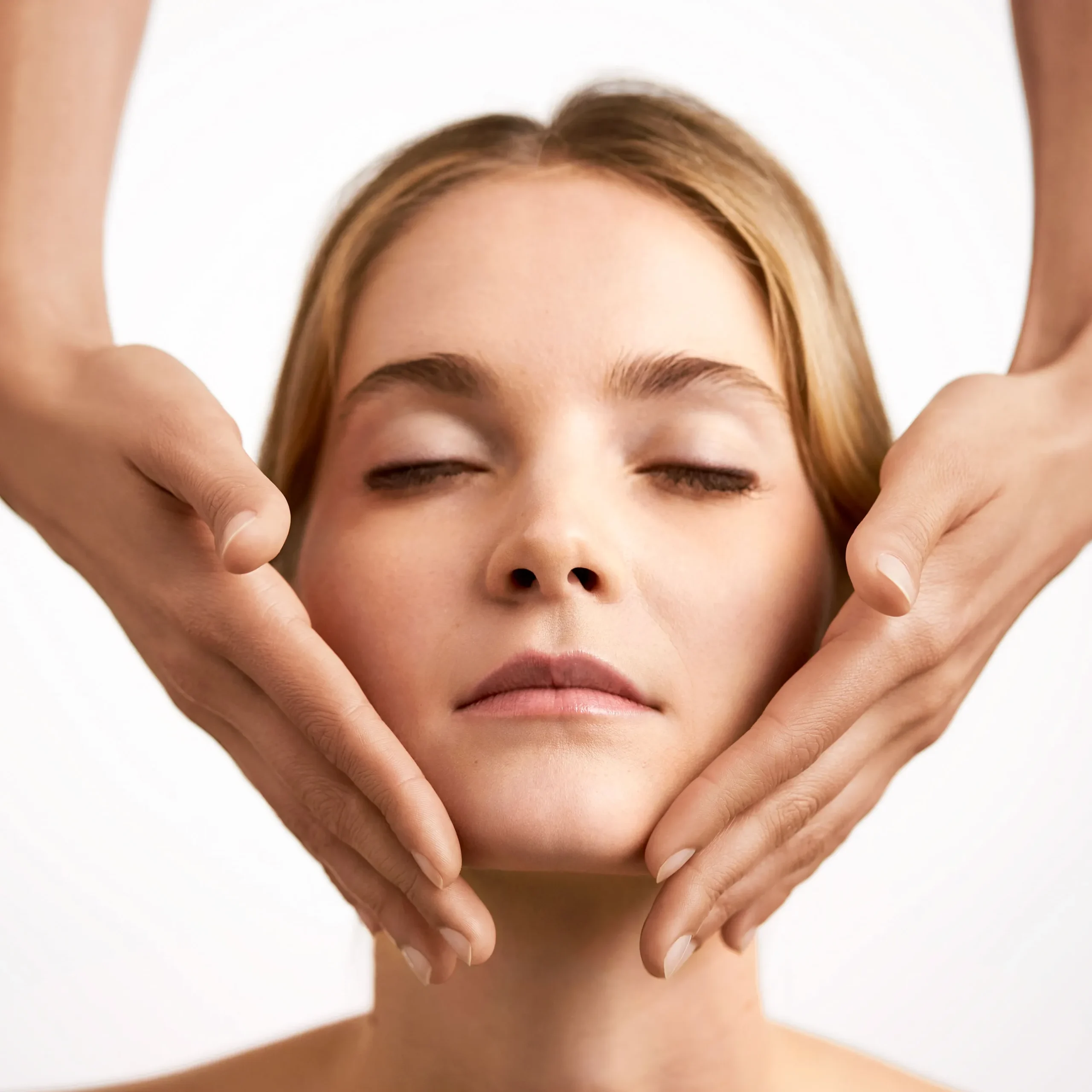 Higiene facial profunda para eliminar impurezas y rejuvenecer la piel