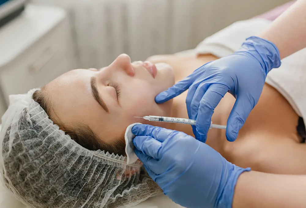Mesoterapia facial con vitaminas para hidratar la piel en profundidad