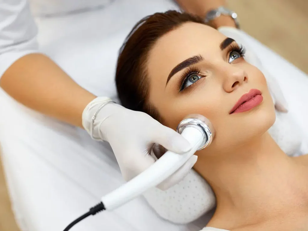 Radiofrecuencia facial con efecto lifting natural