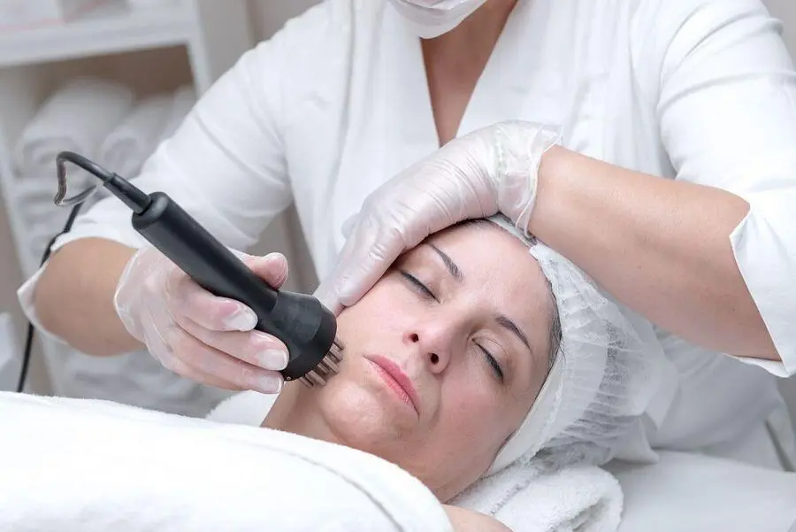 Radiofrecuencia facial profesional para mejorar la flacidez cutánea