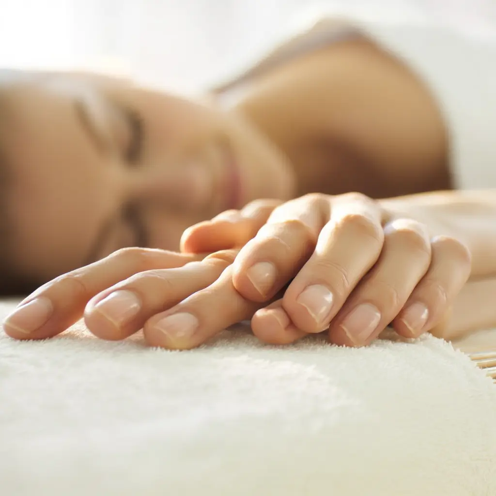 Láser diodo en manos para eliminar el vello de forma definitiva